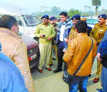 four crore rupees caught in vehicle checking 