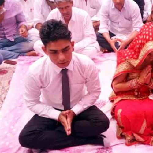 The enginee bride and airforce's soilder groom , the marriage took place in just 15 minutes