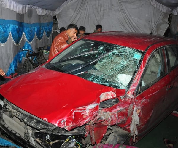 five died in accident in hazratganj in Lucknow.