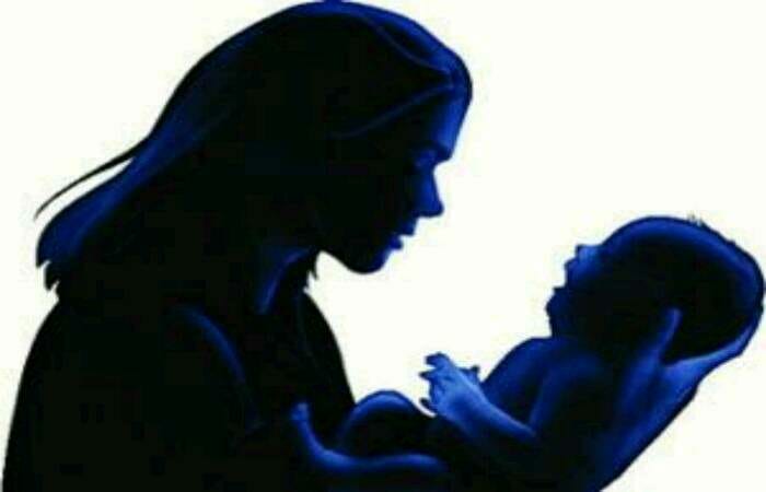 a pregnant women deliver baby on the road in jaunpur