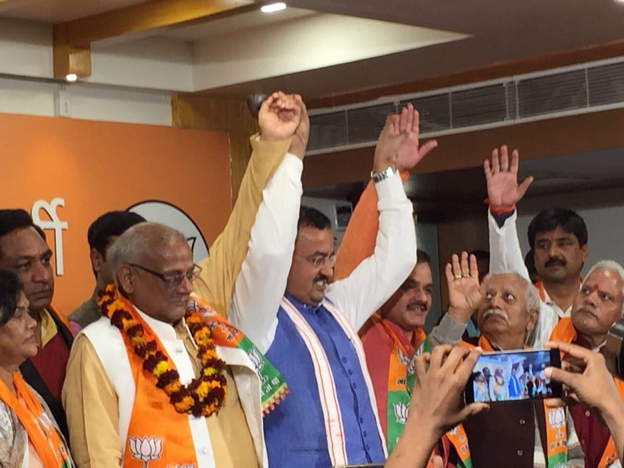 SP and BSP leaders join BJP.
