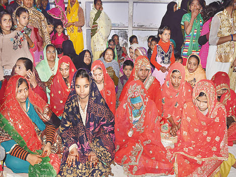 Ten married couples 