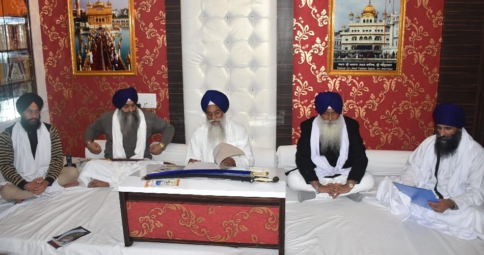 controversy on sirsa dera sacha sauda of ram rahim due to support to akali bjp for elections