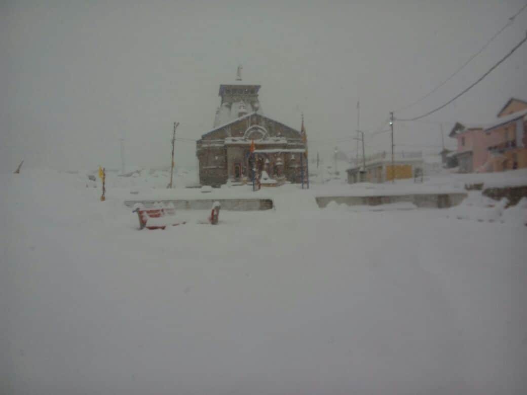 12 hours continuous snowfall in kedarnath