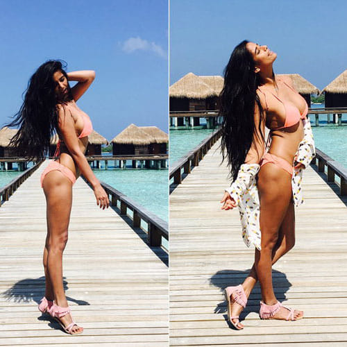 bold photoshoot of poonam pandey in swimsuit
