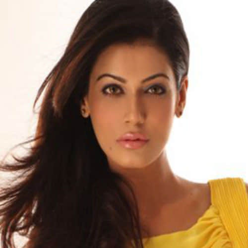 payal rohatgi said that she was offloaded from flight as she is hindu