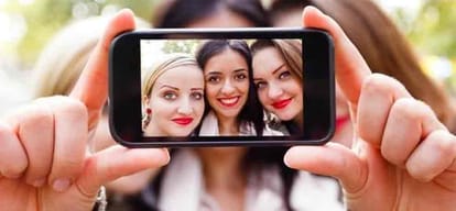 women beaten by group opposing selfie in noida 