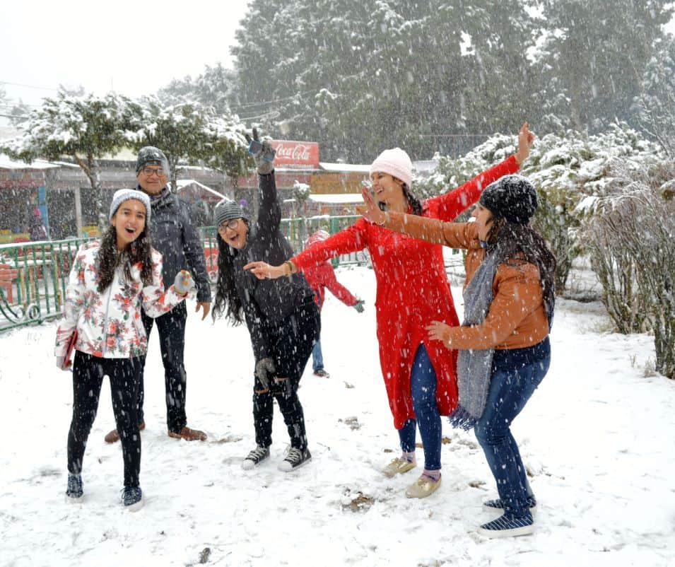 tourist became crazy after seeing snowfall