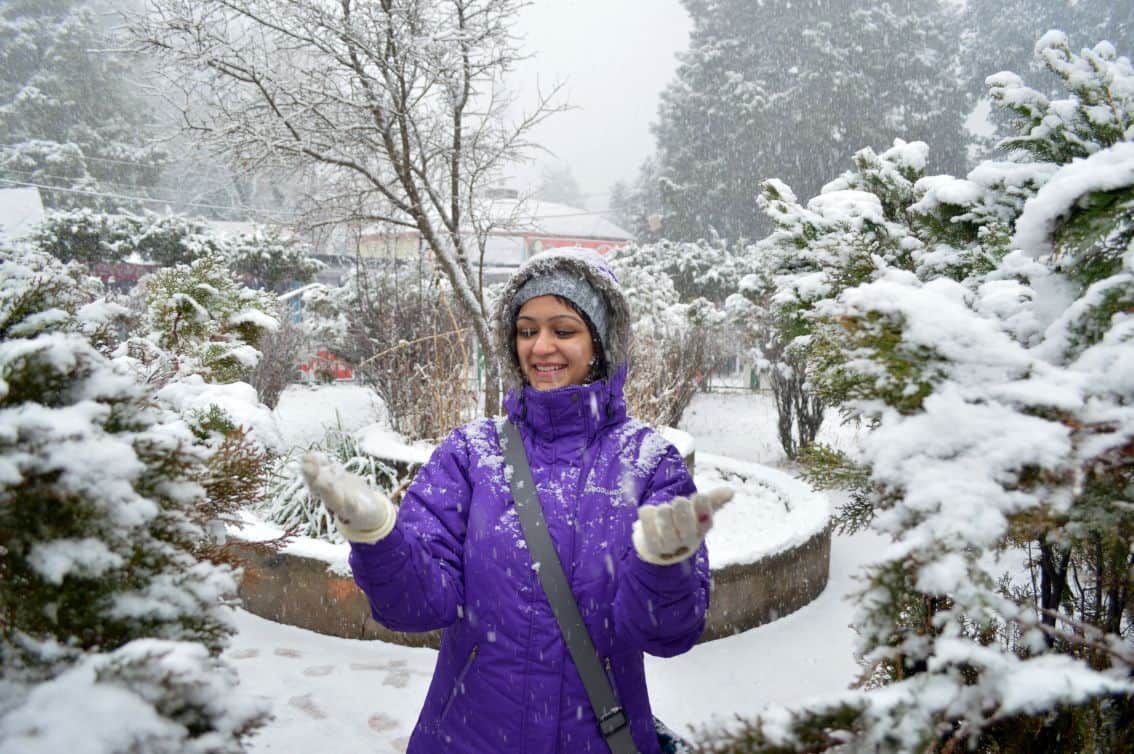 tourist became crazy after seeing snowfall