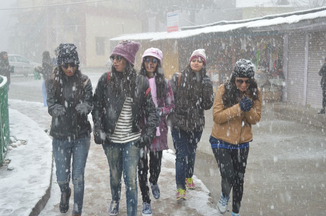 tourist became crazy after seeing snowfall