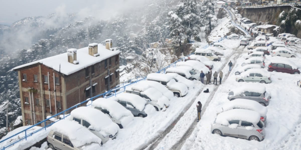 Blackout In Himachal Due To Heavy Snowfall