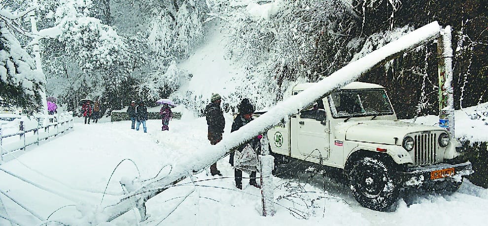BlackOut Continues in Himachal after Heavy Snowfall.