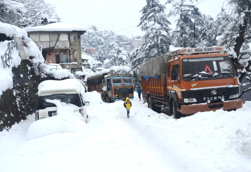 Two Killed in Heavy Snowfall in Himachal.