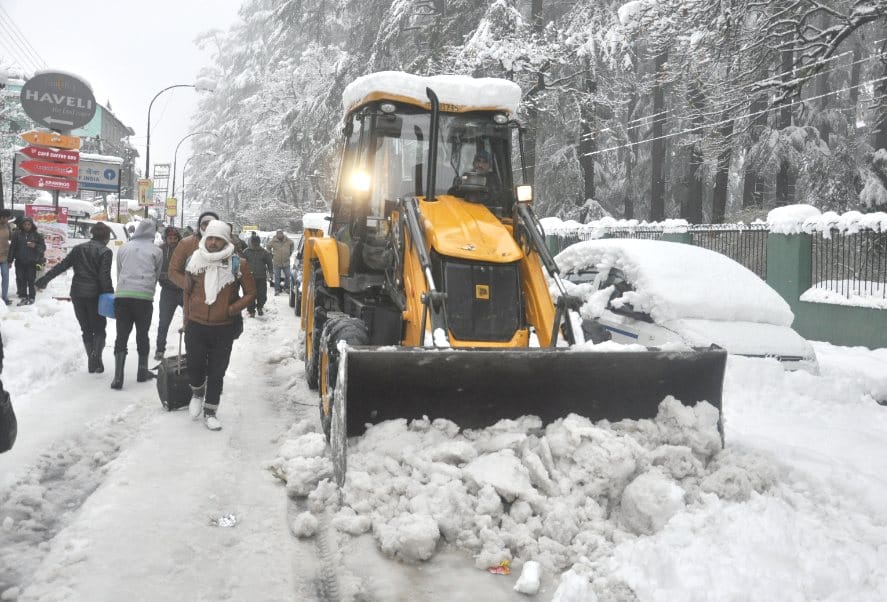 All 100 Tourist Rescued from Chitkul on Saturday.