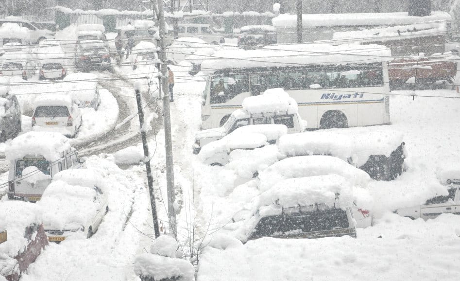 Two Killed in Heavy Snowfall in Himachal.