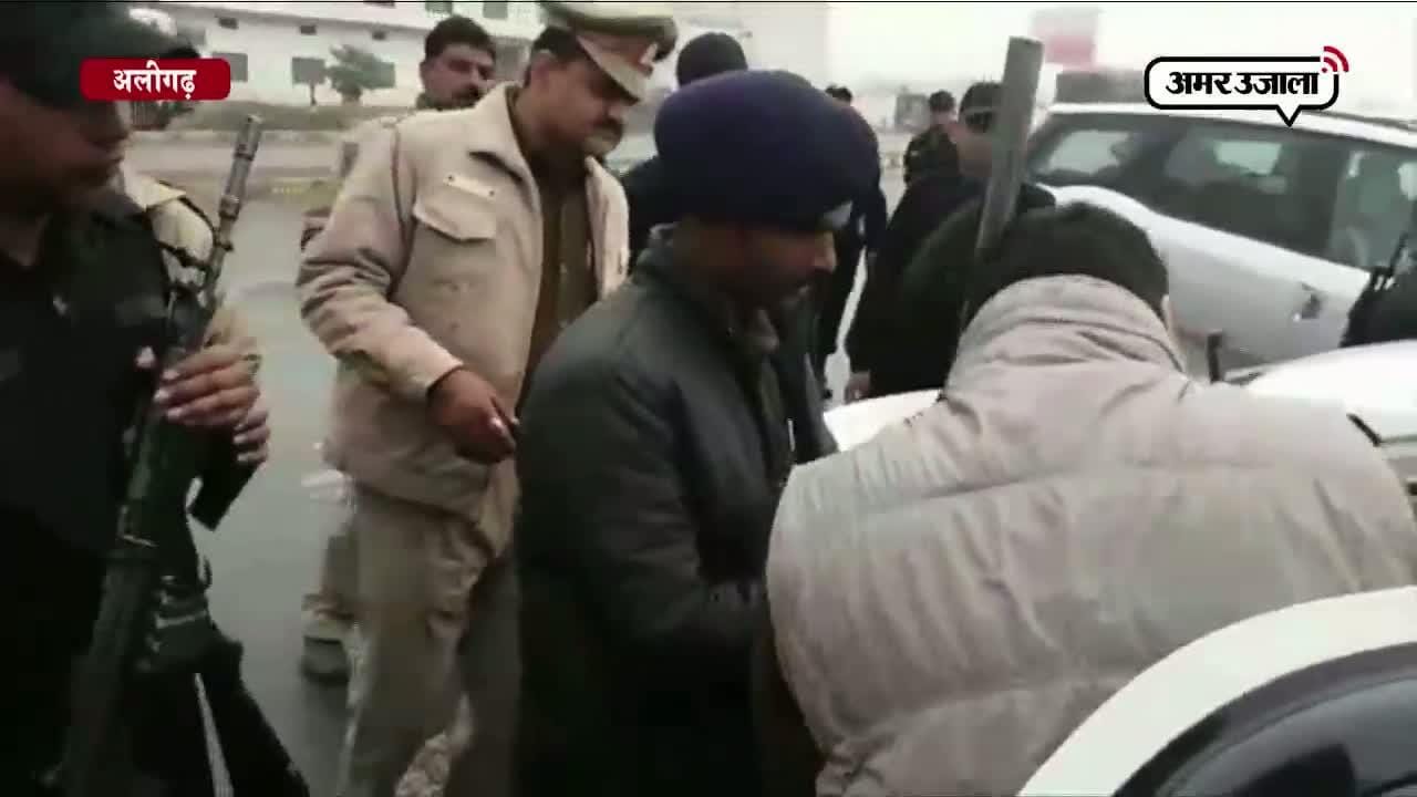 देखिए, कहां बीजेपी नेता ने दिखाई अकड़?