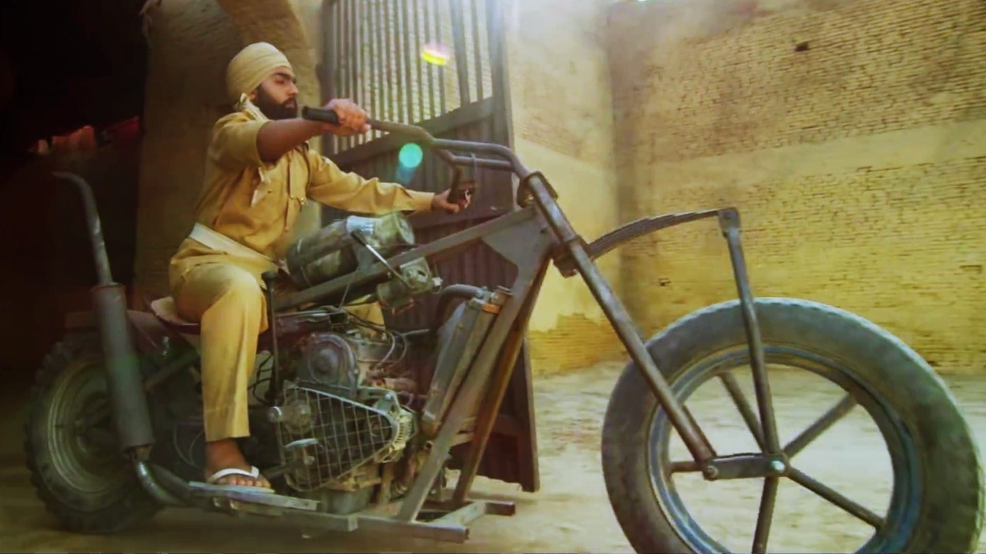 unique bike bambukat assembld by mohali repairist ranjit randhava by using garbage things