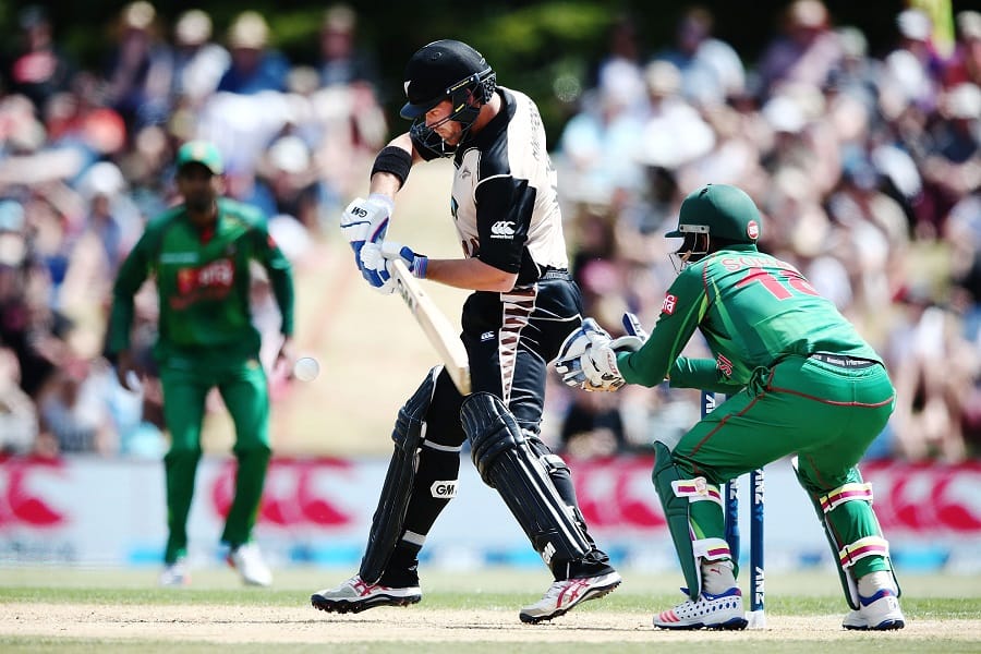 Corey Anderson Breaks The Record for Most Sixes In an Innings By A Kiwi Batsman