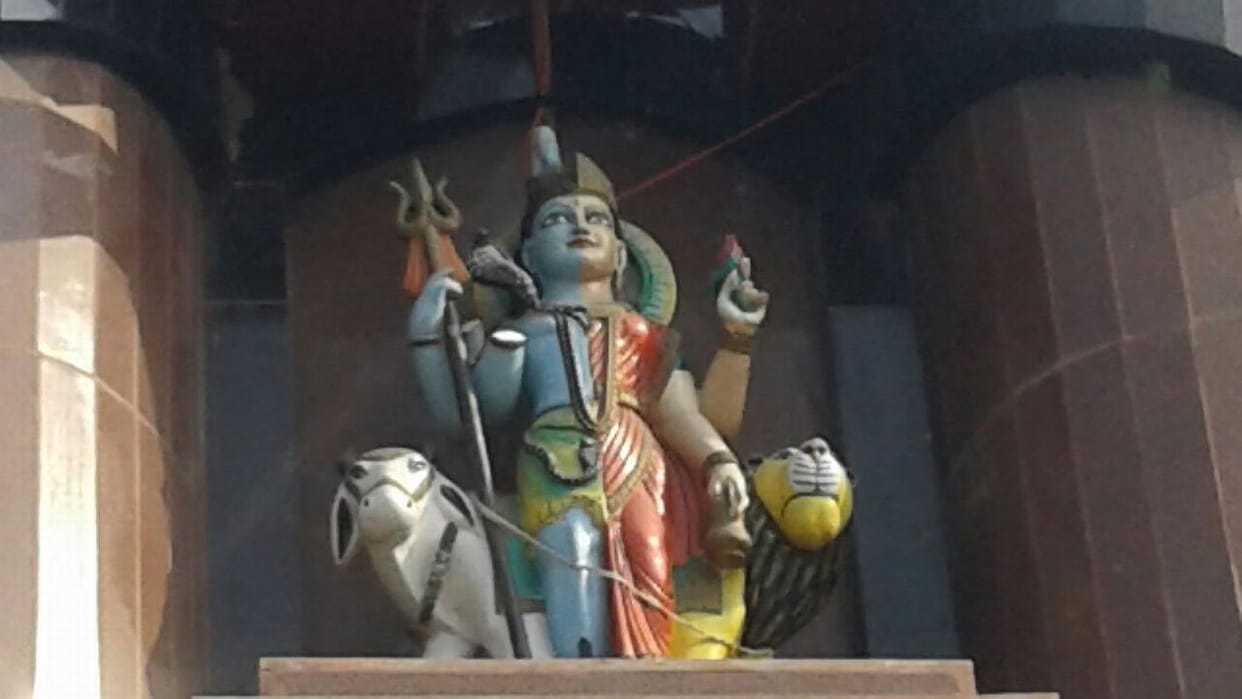 dev pratima kshatigrast karane par tanaav ka maahaul