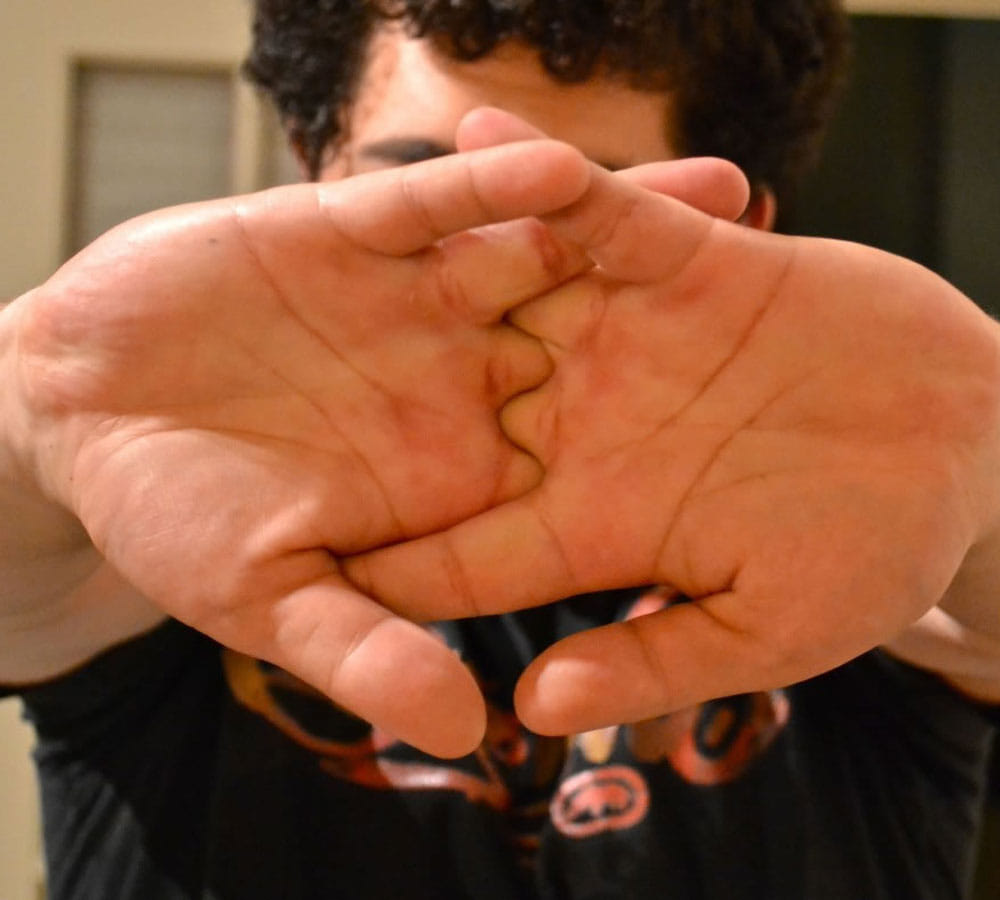 cracking knuckles habit good or bad