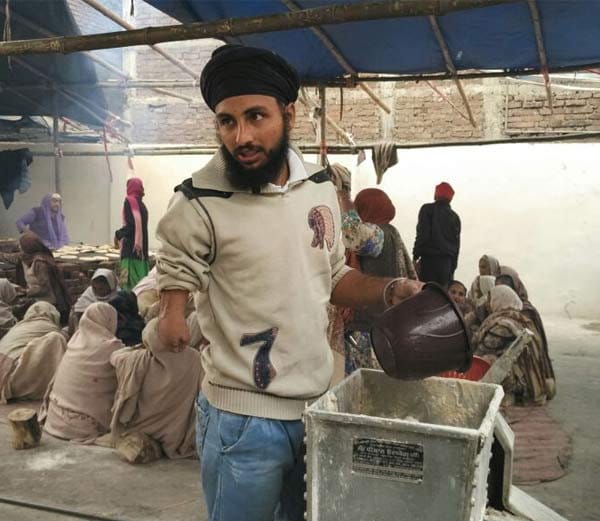 unique sikh boy, amazing story of international player mahavir singh, disable by one hand