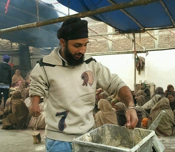 unique sikh boy, amazing story of international player mahavir singh, disable by one hand