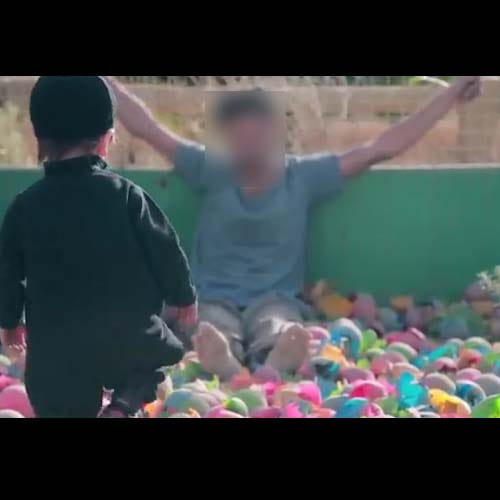 toddler kills a prisoner in ISIS new propaganda video which got viral 