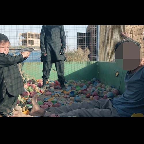 toddler kills a prisoner in ISIS new propaganda video which got viral 