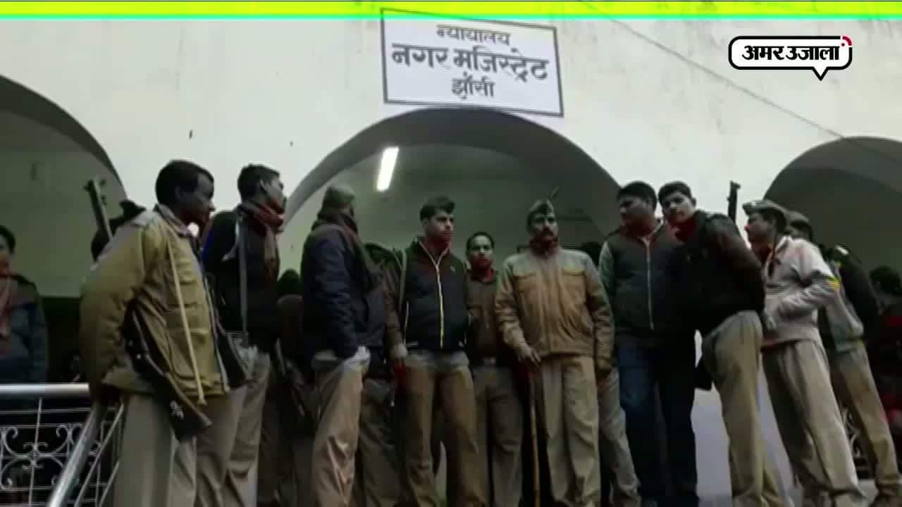 आचार संहिता के उल्लंघन के आरोप में झांसी में बीजेपी नेता गिरफ्तार