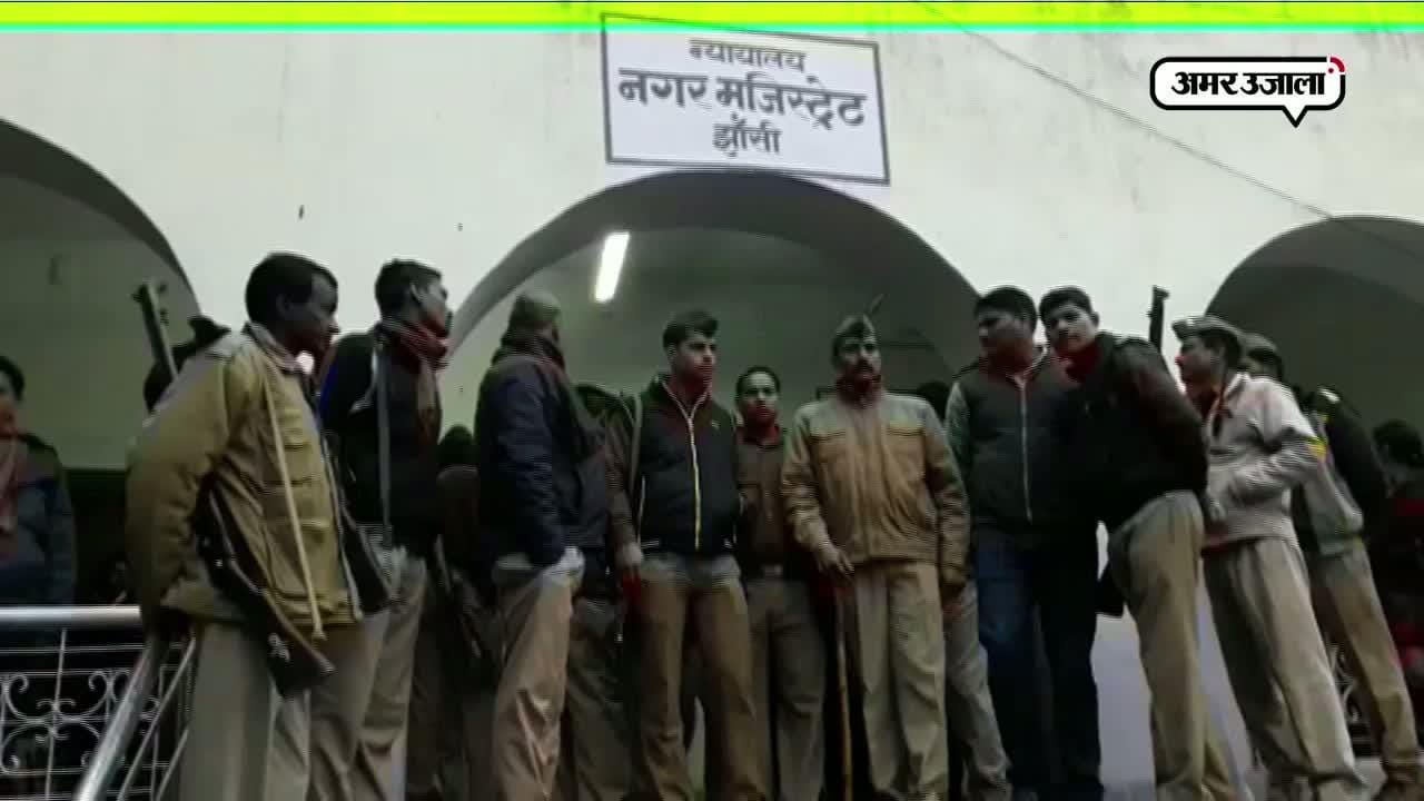 आचार संहिता के उल्लंघन के आरोप में झांसी में बीजेपी नेता गिरफ्तार
