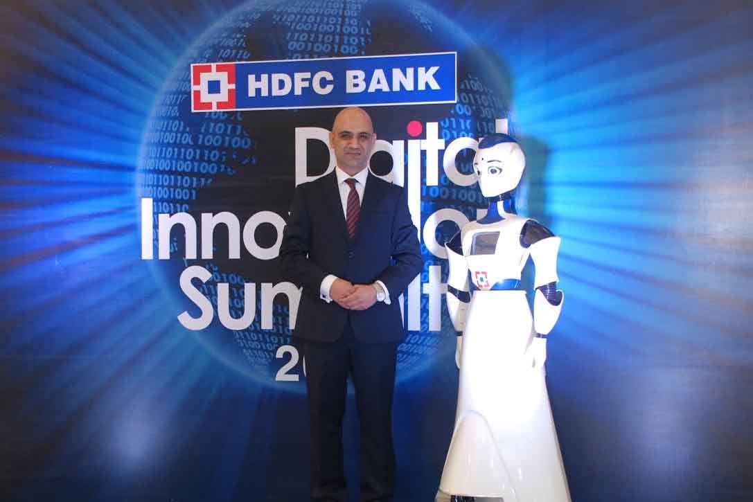 Now Robot will help customers at HDFC