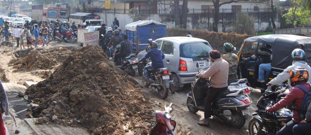 dehradun stuck from traffic jam