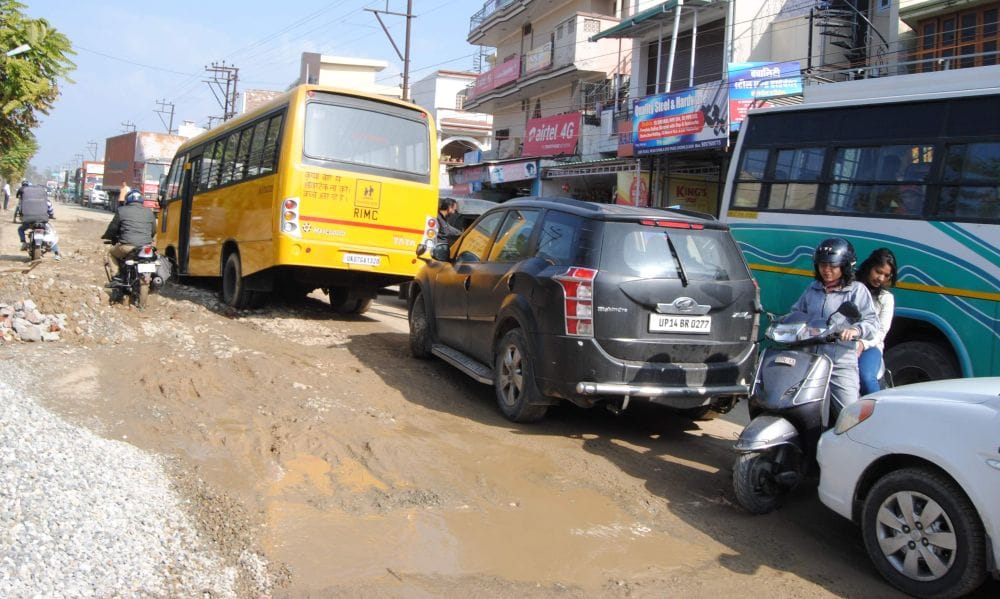 dehradun stuck from traffic jam