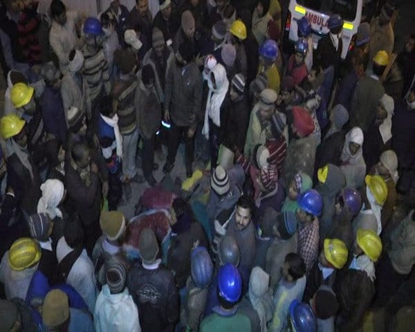 60 tonn machine fell on workers in yamunanagar factory, two people killed