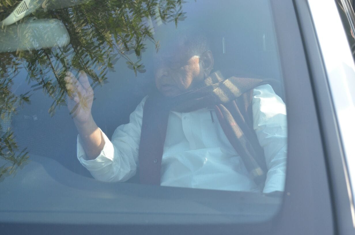 raj babbar and mulayam singh meets family of late fazalurrehman 