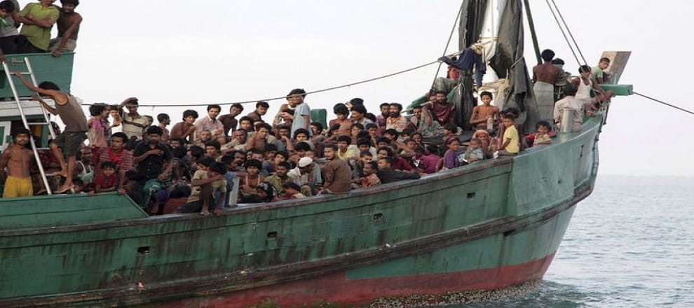 22,000 Rohingya Muslims flee Myanmar to Bangladesh