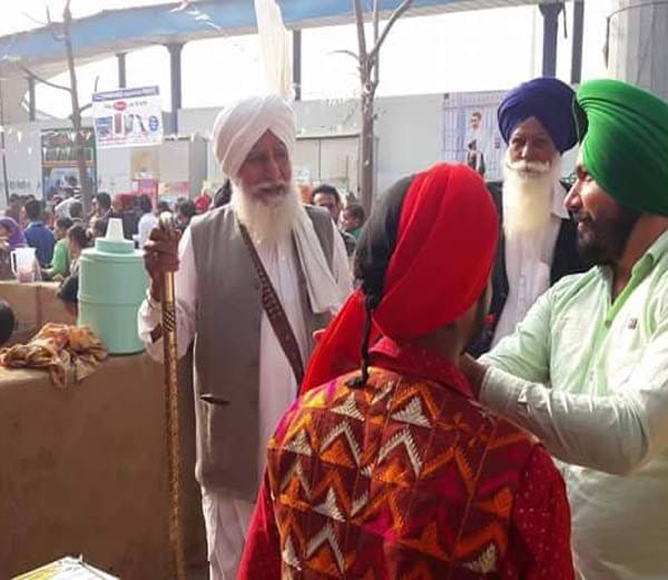 unique sikh boy and world record owner manjit singh, who tied turban on running bullet, 