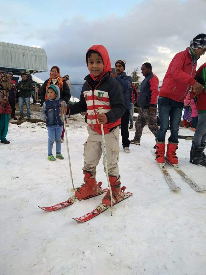 The school children also Auli
