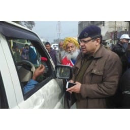 helmet,twowheelar,rewari,police, rose, respect