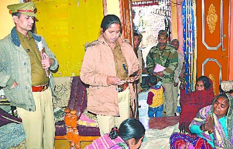 Women noose hanging on Dowry murder charge