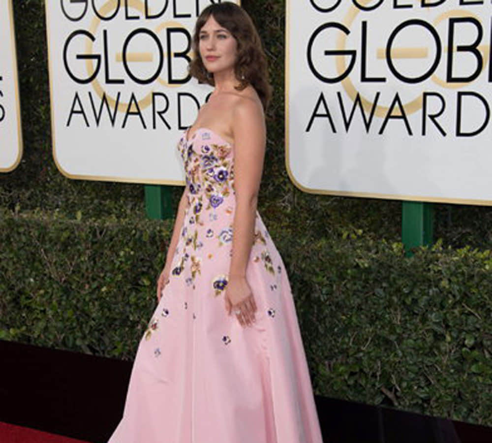 lola kirke without armpit shave