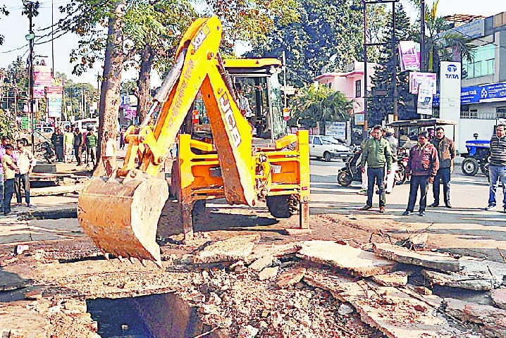 Mahabali went on crude constructions