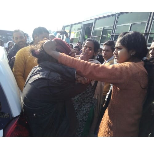 husband mistress beaten up by wife and daughter in amb una himachal pradesh