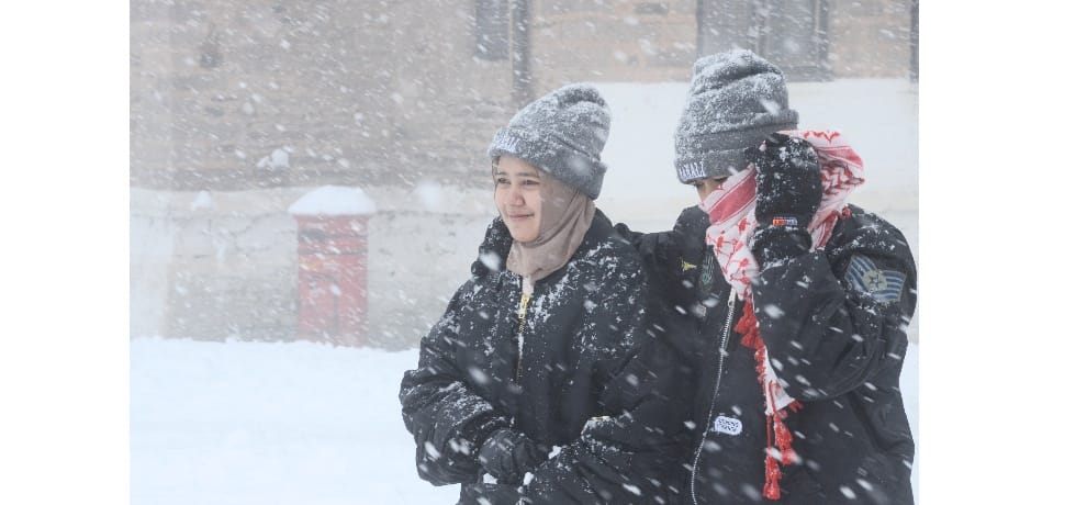 temperature fall in lucknow due to snowfall in hill station