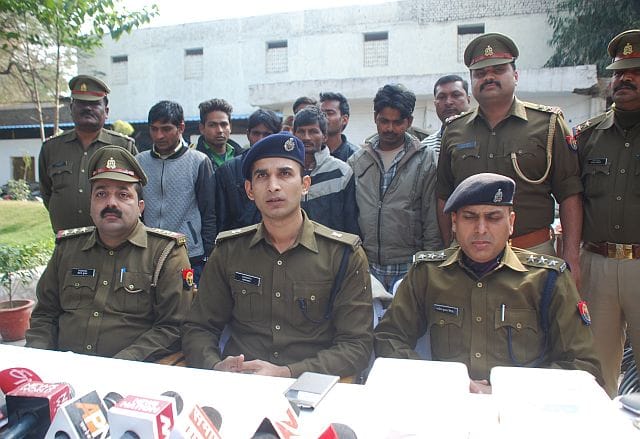 Having robbery gang busted, seven arrested
