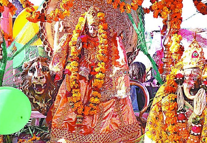 Jume Shakunbri mother of faithful in procession
