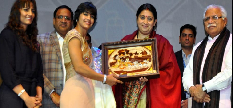 dangal, pahalvan daughter, stage, honour, haryana, gurugram