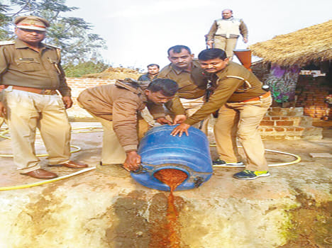 Liters of liquor were recovered and destroyed several hundred quintals Lhn