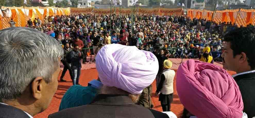 kejriwal denies sisodia claim of being candidate of punjab cm post