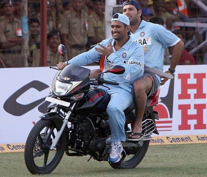 Dhoni Yuvraj Video After Practice Match Goes Viral on Social Media